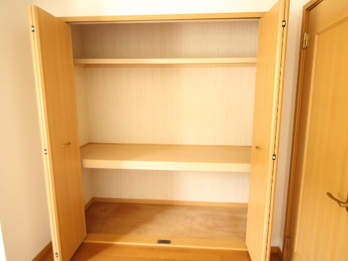 物件内観写真11　(収納)