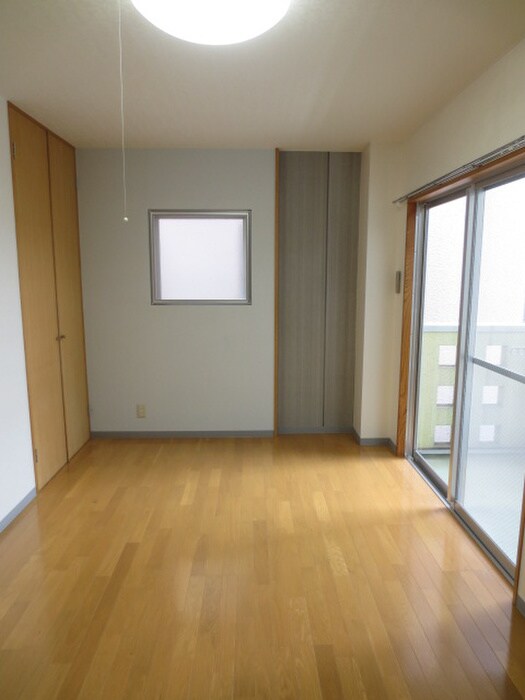 物件内観写真7　(室内からの展望)