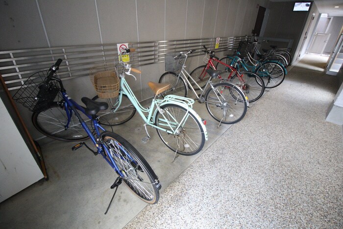 物件外観写真3　(駐輪場)