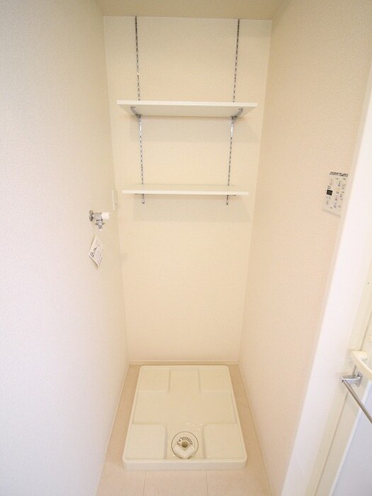 物件内観写真19　(洗濯機置場)