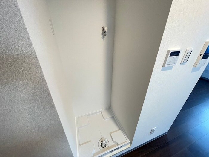 物件内観写真14　(洗濯機置場)