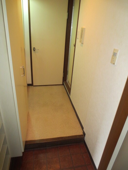 物件内観写真13　(玄関)