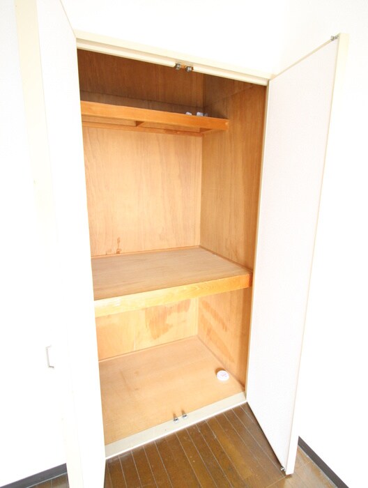 物件内観写真12　(収納)