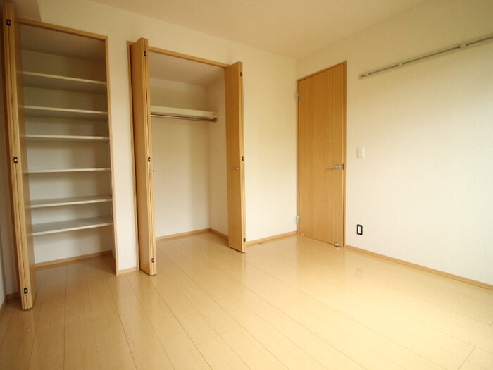 物件内観写真15　(収納)