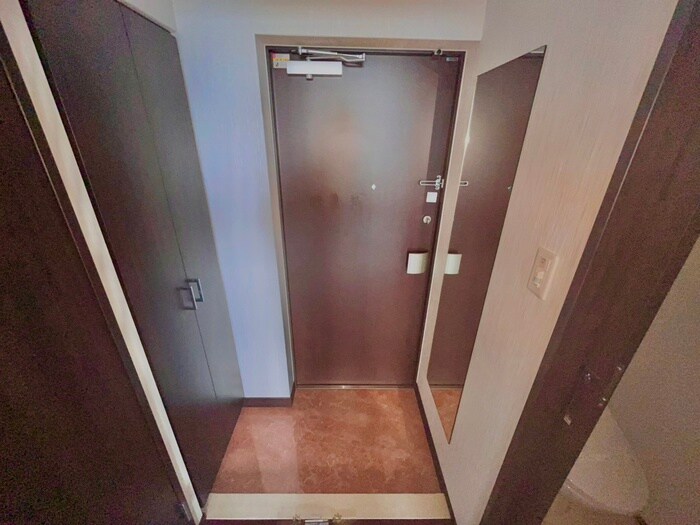 物件内観写真7　(玄関)