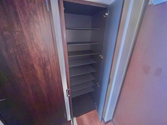 物件内観写真8　(靴箱)