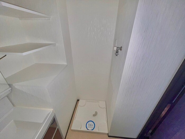 物件内観写真13　(洗濯機置場)