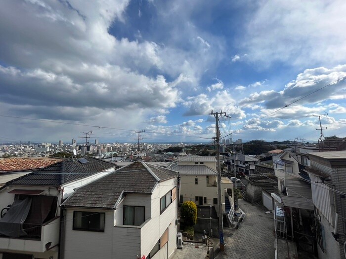 物件内観写真17　(室内からの展望)