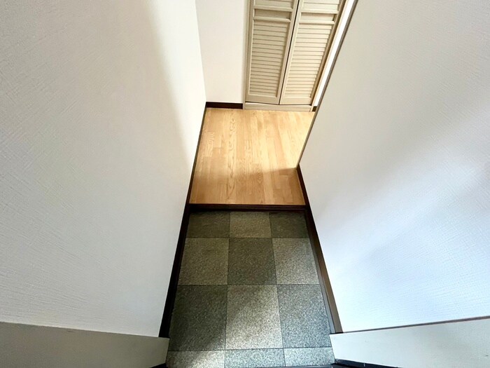 物件内観写真10　(玄関)