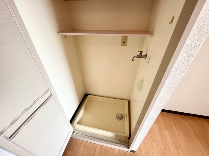 物件内観写真18　(洗濯機置場)