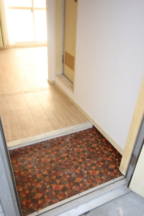 物件内観写真7　(玄関)