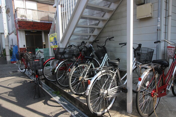 物件外観写真4　(駐輪場)