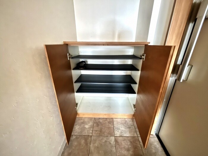 物件内観写真13　(靴箱)