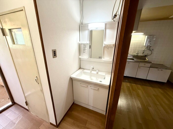 物件内観写真8　(洗面)