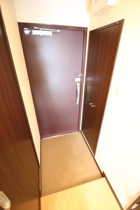 物件内観写真18　(玄関)