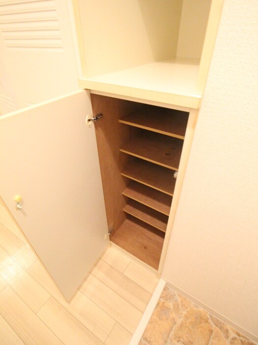 物件内観写真11　(靴箱)