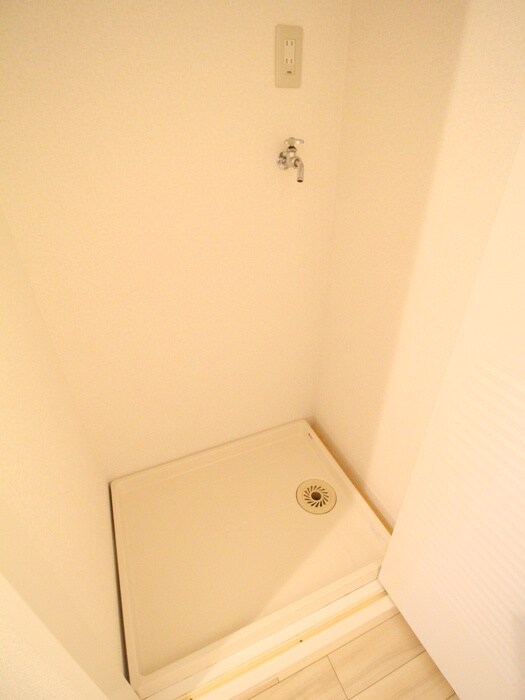 物件内観写真15　(洗濯機置場)