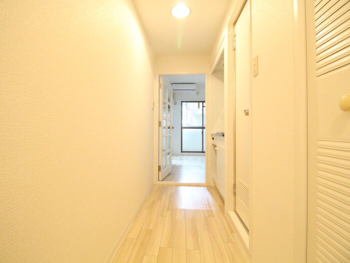物件内観写真16　(廊下)
