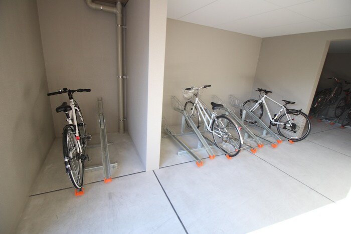 物件外観写真3　(駐輪場)