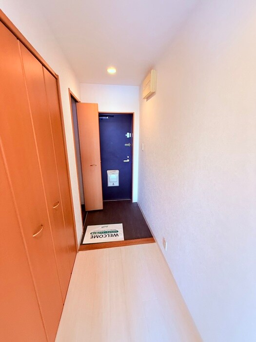 物件内観写真18　(玄関)