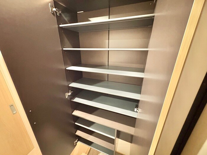 物件内観写真15　(靴箱)