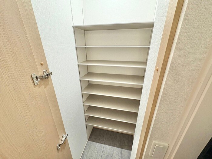 物件内観写真16　(靴箱)