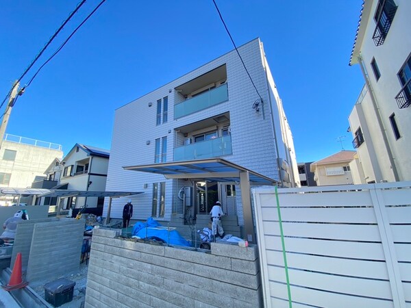 建築中