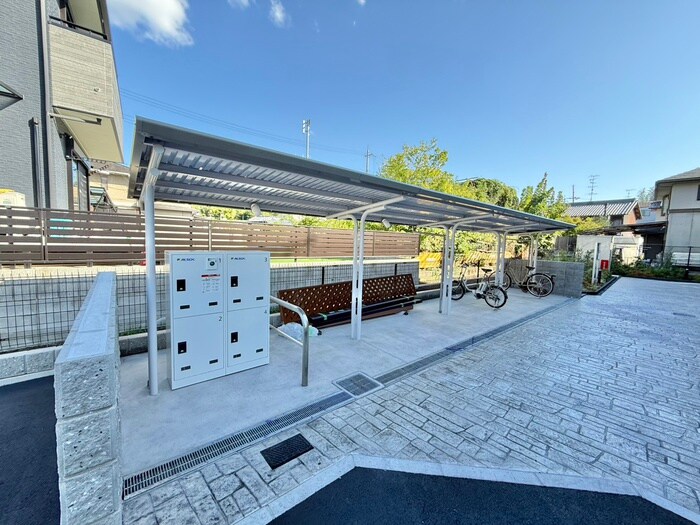 物件外観写真4　(駐輪場)