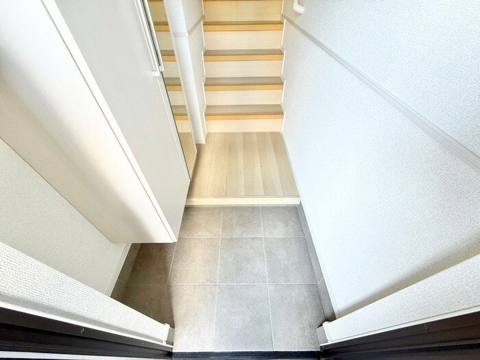 物件内観写真17　(玄関)