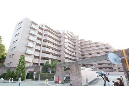 ｳﾞｨﾙﾇｰﾌﾞｶﾞｰﾃﾞﾝｽﾞ千里山西(212)外観写真