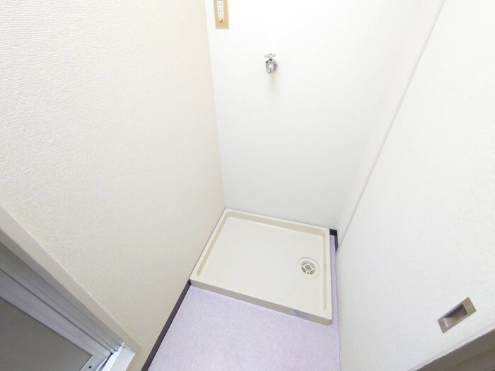 物件内観写真13　(洗濯機置場)