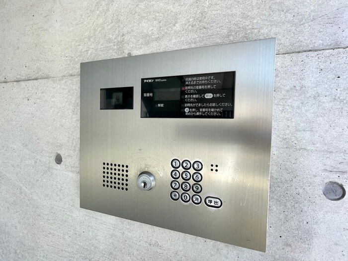 物件外観写真4　(エントランス部分)