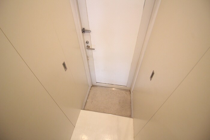 物件内観写真16　(玄関)