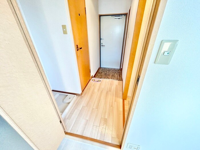 物件内観写真16　(廊下)