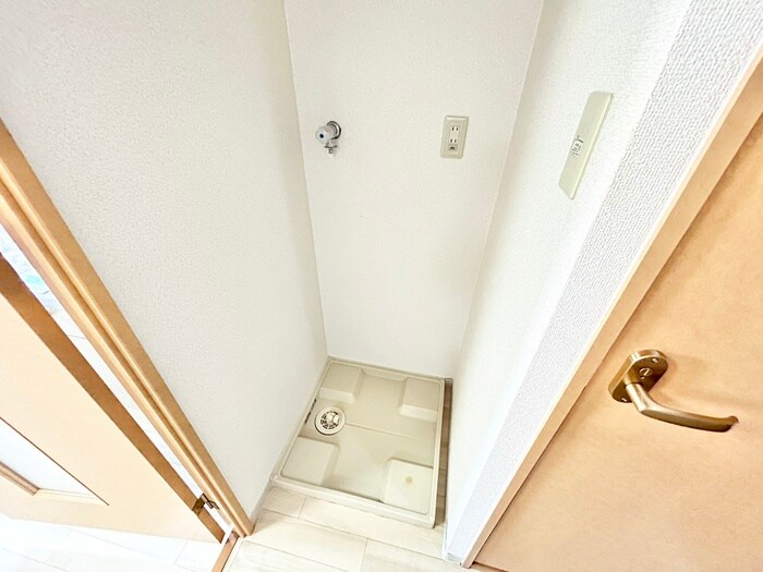 物件内観写真20　(洗濯機置場)