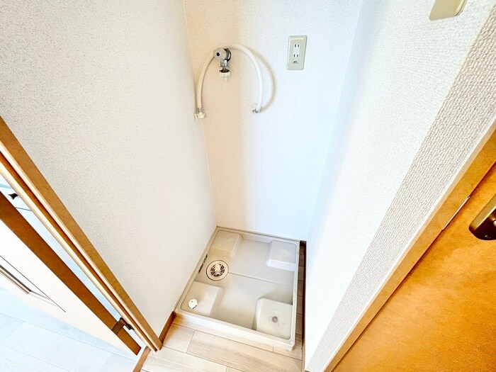 物件内観写真20　(洗濯機置場)