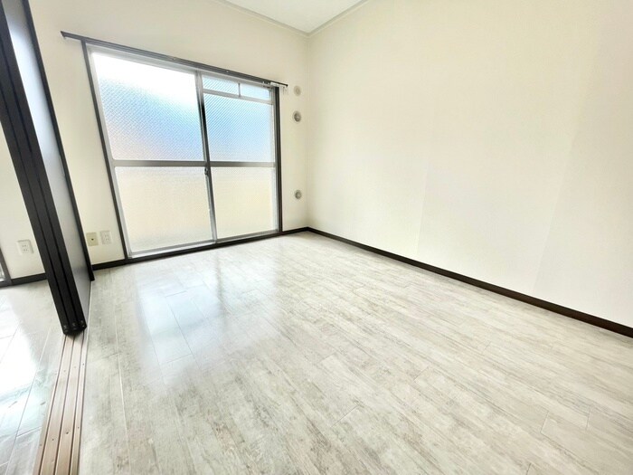 物件内観写真10　(居室)