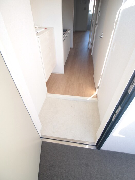 物件内観写真7　(玄関)