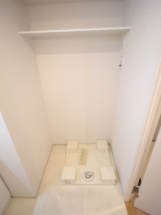 物件内観写真14　(洗濯機置場)