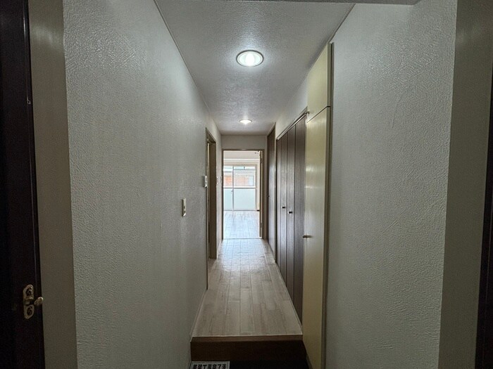 物件内観写真7　(玄関)