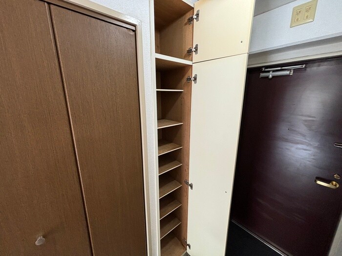 物件内観写真8　(靴箱)