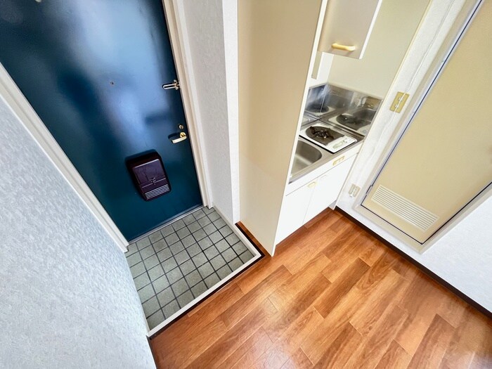 物件内観写真8　(玄関)