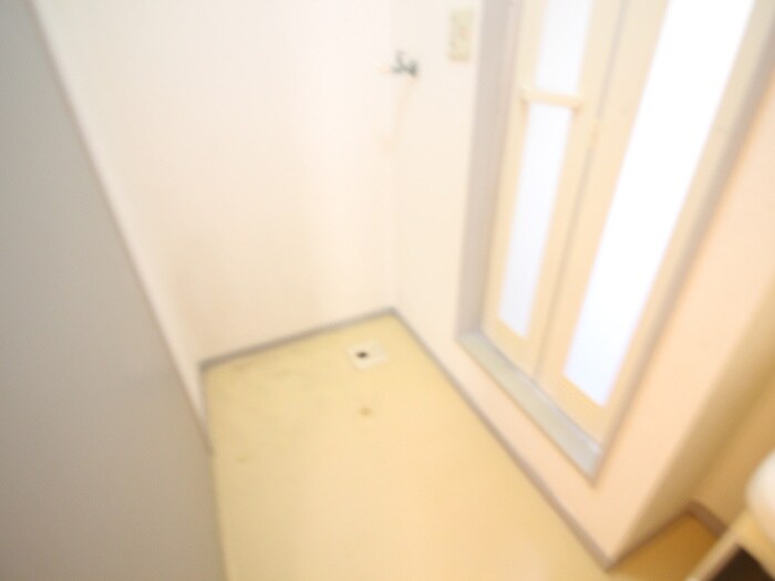 物件内観写真11　(洗濯機置場)