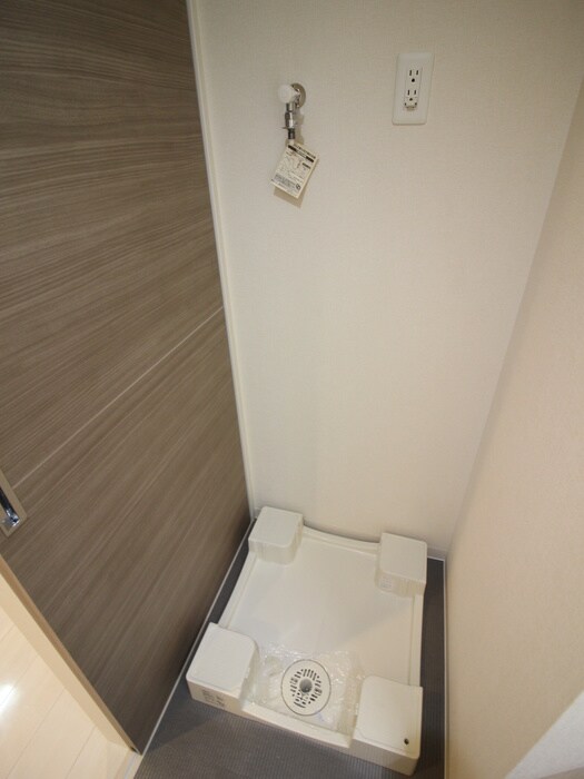 物件内観写真14　(洗濯機置場)