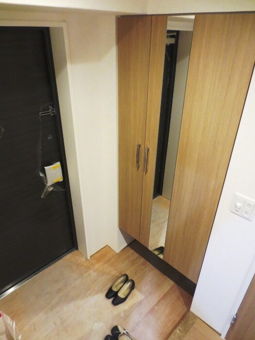 物件内観写真16　(玄関)