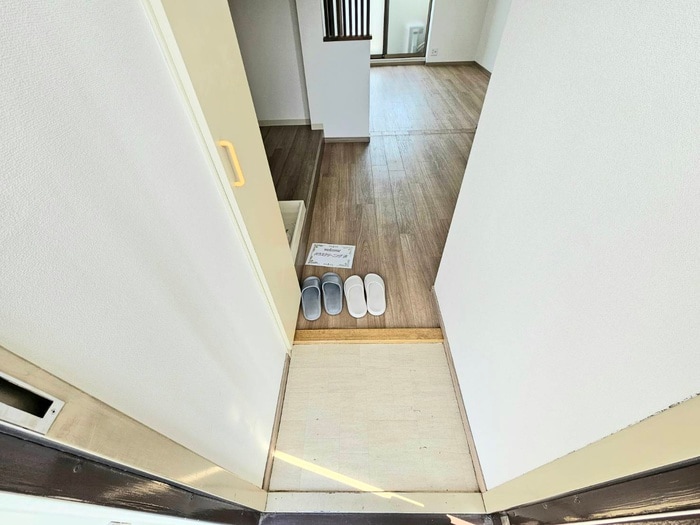 物件内観写真18　(玄関)