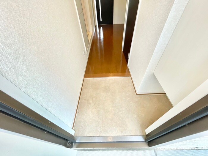 物件内観写真17　(玄関)