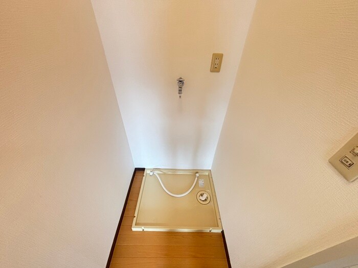 物件内観写真13　(洗濯機置場)