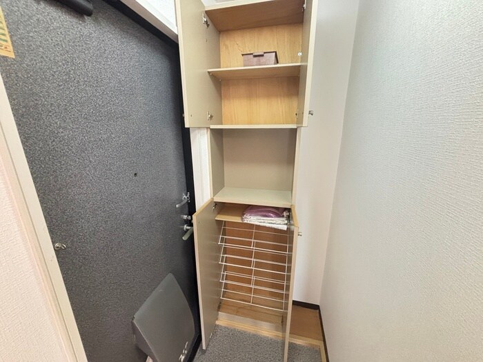 物件内観写真16　(靴箱)