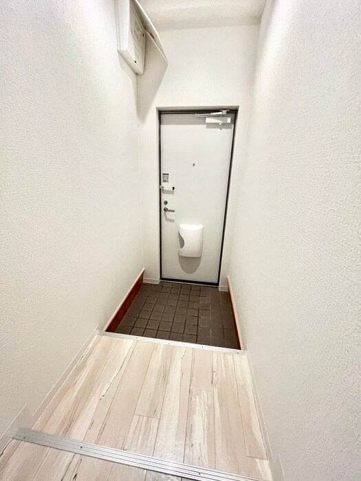 物件内観写真15　(玄関)